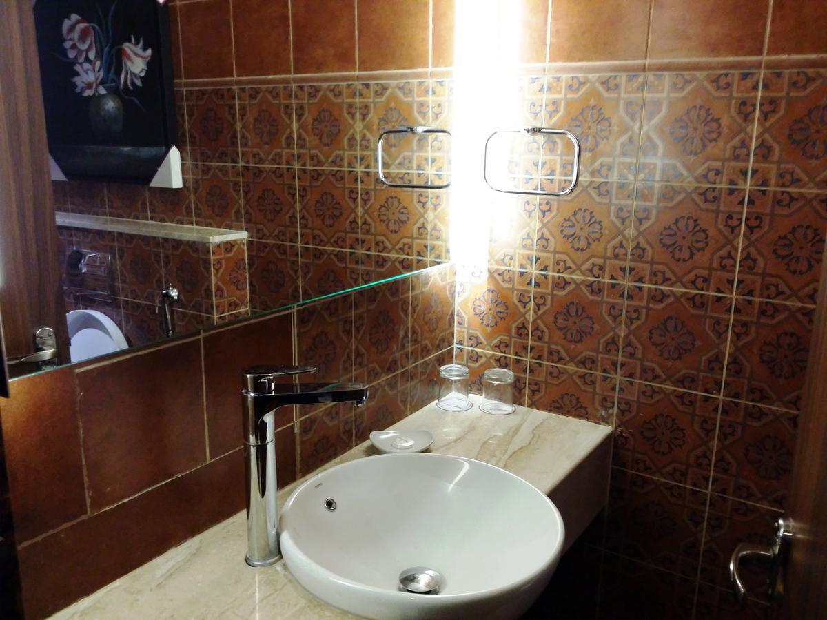 Hotel Oxina Lygon Tiruchirappalli Bagian luar foto