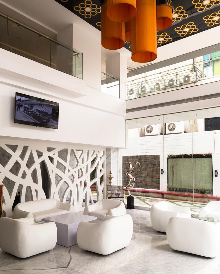 Hotel Oxina Lygon Tiruchirappalli Bagian luar foto