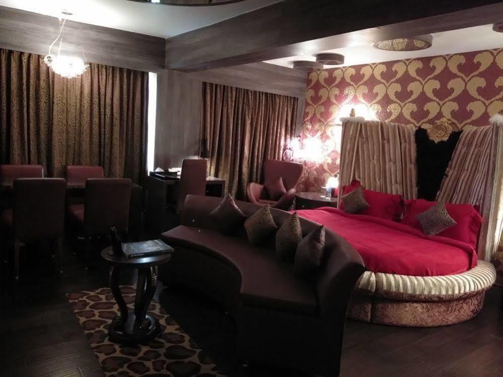 Hotel Oxina Lygon Tiruchirappalli Bagian luar foto